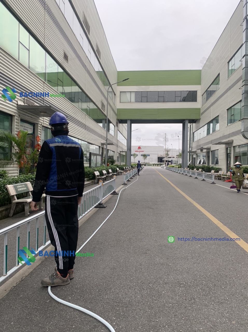 Tối Ưu Hóa Hệ Thống An Ninh Cho Nhà Xưởng Khu Công Nghiệp 2025: Báo Giá Thi Công Mạng Lan, Điện Nhẹ, Và Camera