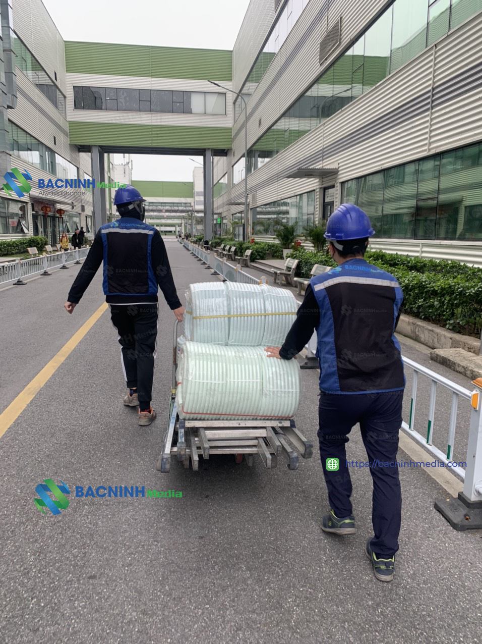 Tối Ưu Hóa Hệ Thống An Ninh Cho Nhà Xưởng Khu Công Nghiệp 2025: Báo Giá Thi Công Mạng Lan, Điện Nhẹ, Và Camera