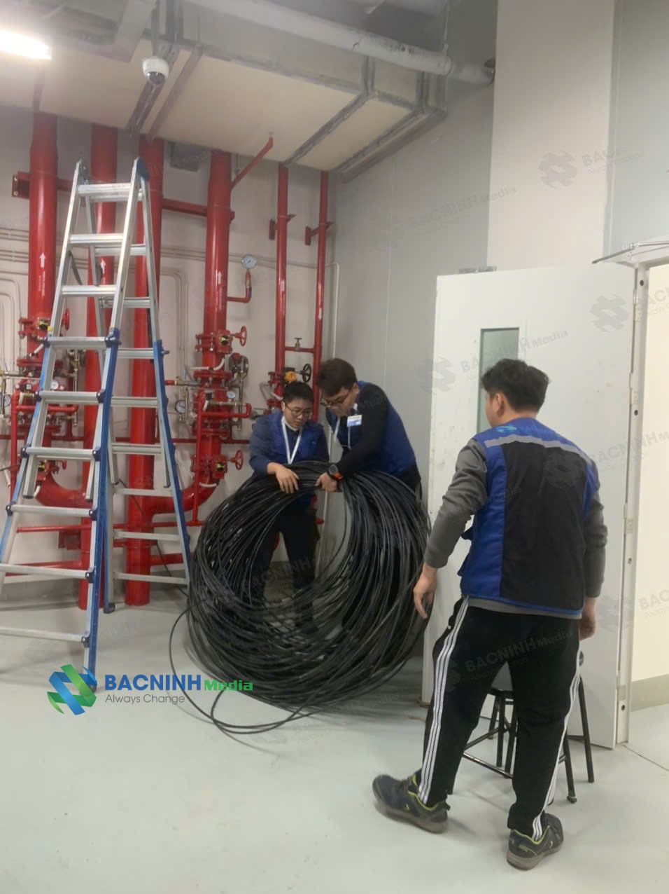 Tối Ưu Hóa Hệ Thống An Ninh Cho Nhà Xưởng Khu Công Nghiệp 2025: Báo Giá Thi Công Mạng Lan, Điện Nhẹ, Và Camera