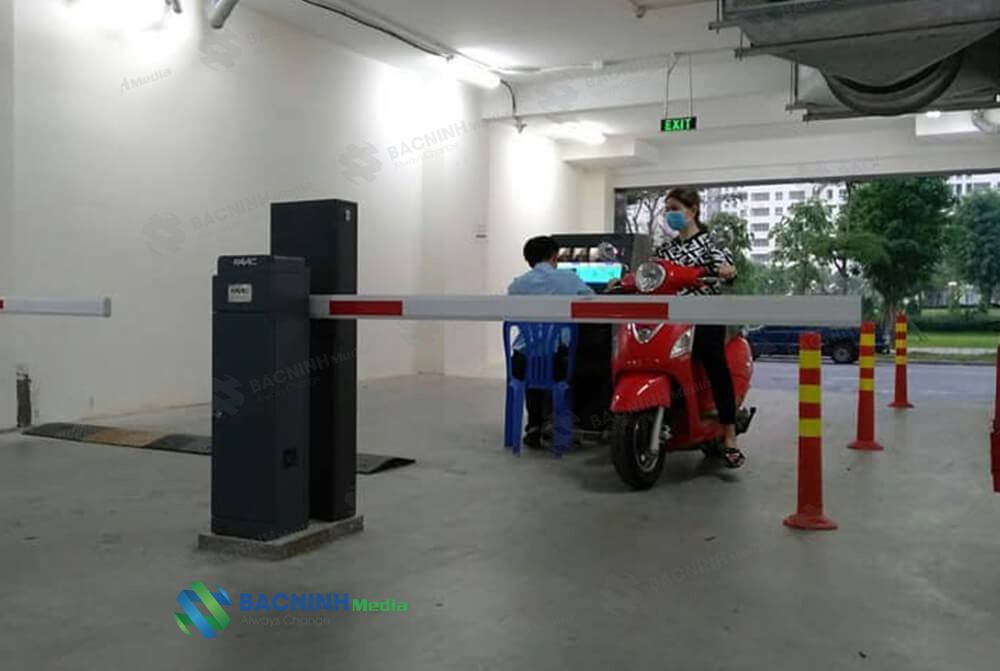 Hệ thống giữ xe thông minh sử dụng nhận diện khuôn mặt - Giải pháp và thiết bị thông minh